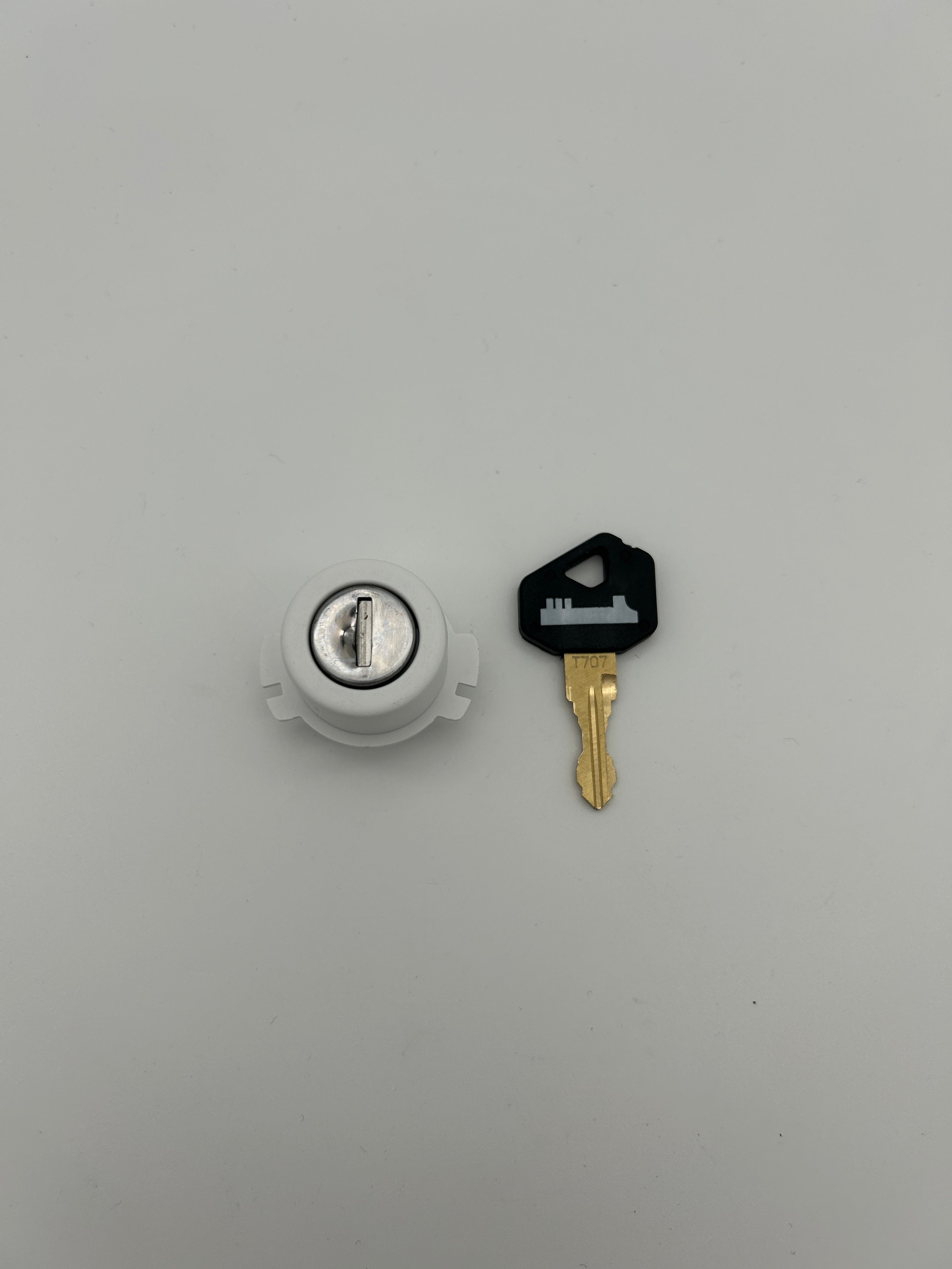 1Key Thetford Push Lock - White