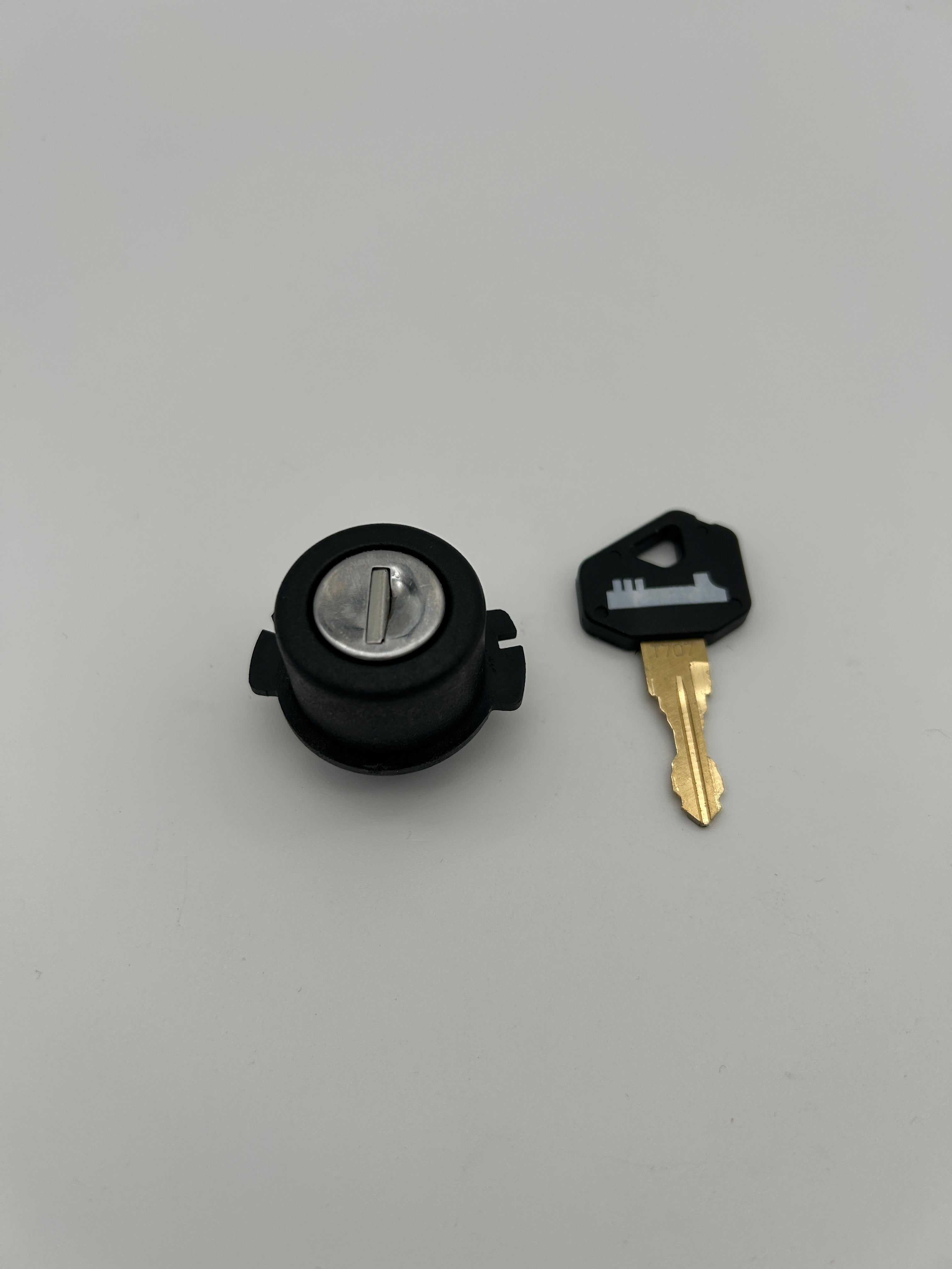 1Key Thetford Push Lock - Black